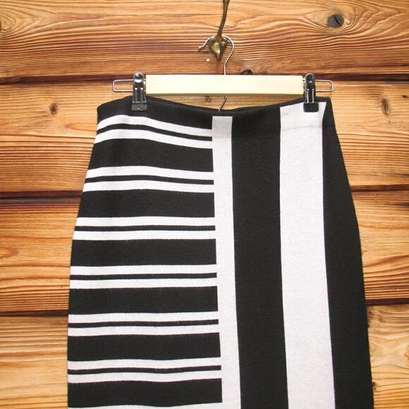 Theory Black White Knit Pull On Skirt - Picture 5 of 9